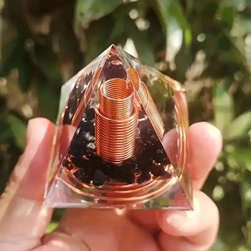 Pirâmide de Orgonita com Obsidiana – Cristal de Energia, Decoração e Equilíbrio Espiritual