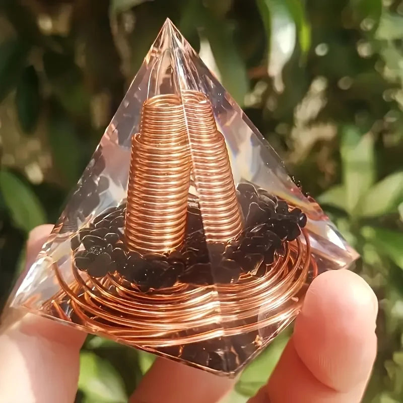 Pirâmide de Orgonita com Obsidiana – Cristal de Energia, Decoração e Equilíbrio Espiritual