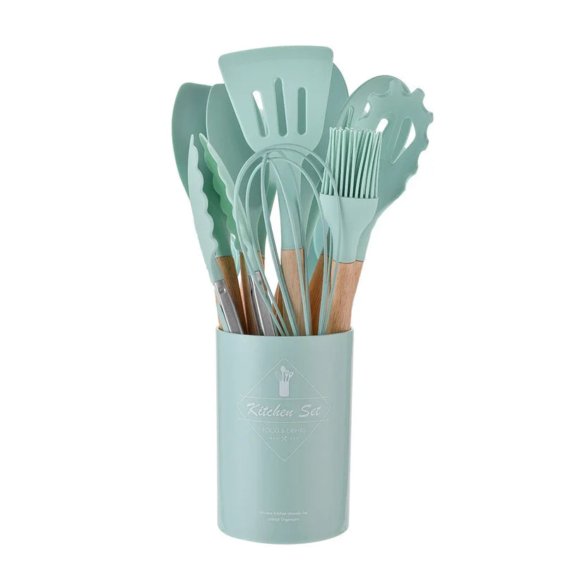Kit 12 Utensílios de Cozinha em Silicone com Cabo de Madeira – Antiaderente e Resistente ao Calor
