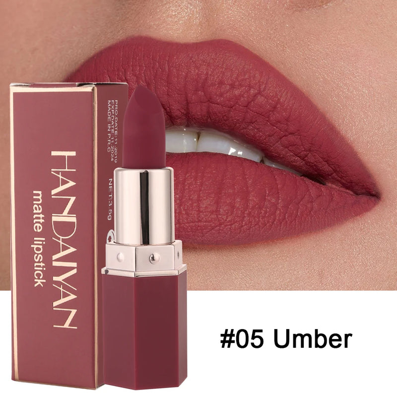 Batons Matte Velvet – Longa Duração, À Prova D’Água e Anti-Manchas | Acabamento Fosco Suave, Cores Vibrantes e Não Transferem