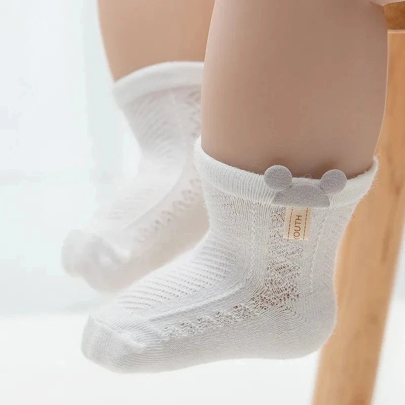 Lot de 4 paires de chaussettes fines pour bébé – Coton respirant, style mignon et confort pour l'été
